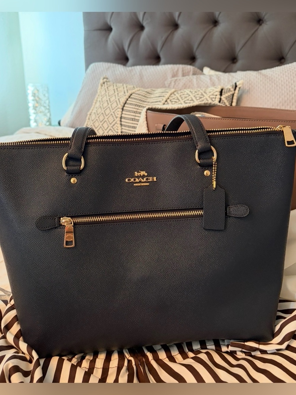 Coach Black Leather Gallery Tote - Picture 6 of 6